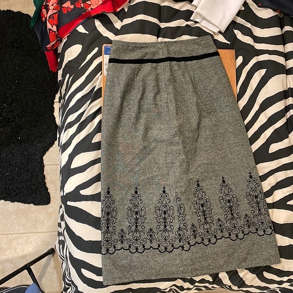 Dresses & Skirts - Skirt